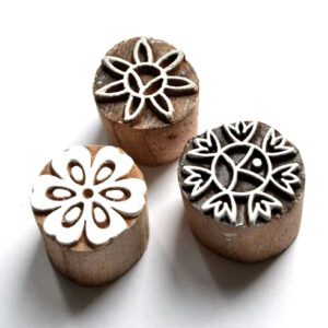 Dřevěná razítka - trojice tři malé kytky (3 cm)