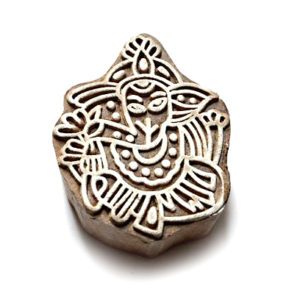 Dřevěné razítko - Chanesha zdobený sedící (7 cm)