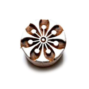 Dřevěné razítko - kytička s pestíky (3,5 cm)