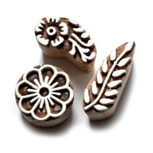 Dřevěná razítka - trojice s větvičkou a květy (3 cm)