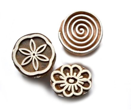Dřevěné razítko - trojice kytky kolečka (2 cm)
