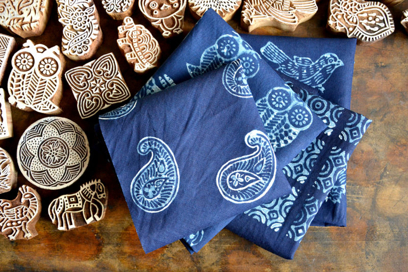 Workshop u vás pro skupinu dětí: Tisk na textil indickými razítky (180 Kč/1 dítko)